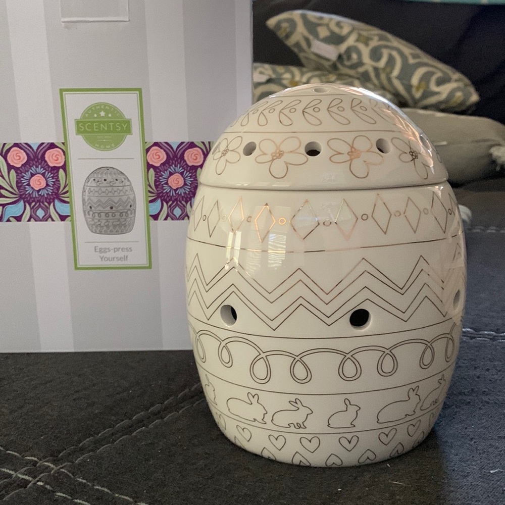 Scentsy warmer Eggs-press Yourself